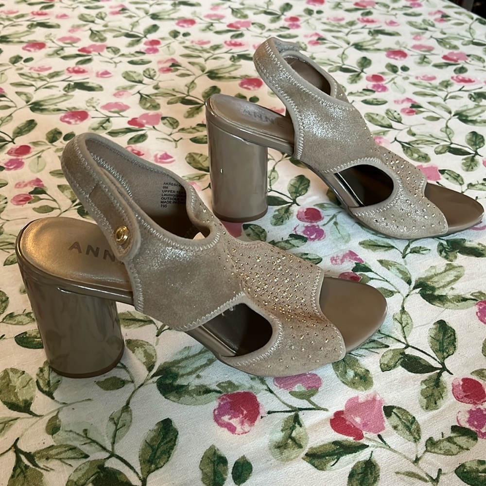 Anne Klein shoes. Size 9M. Beige with sparkles.